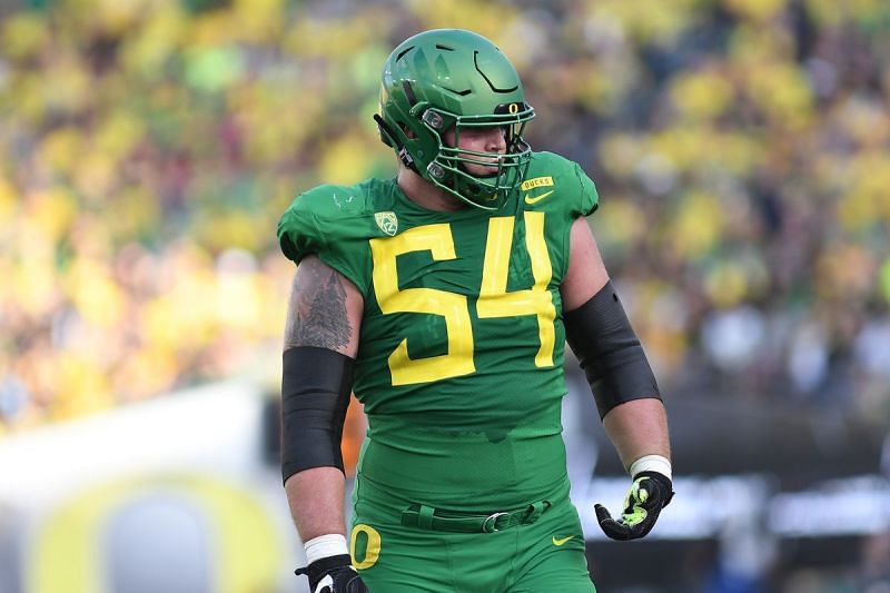 Throckmorton has excellent thickness throughout his frame and looks more like an entire guy body-wise despite being 6â5â, 310 pounds